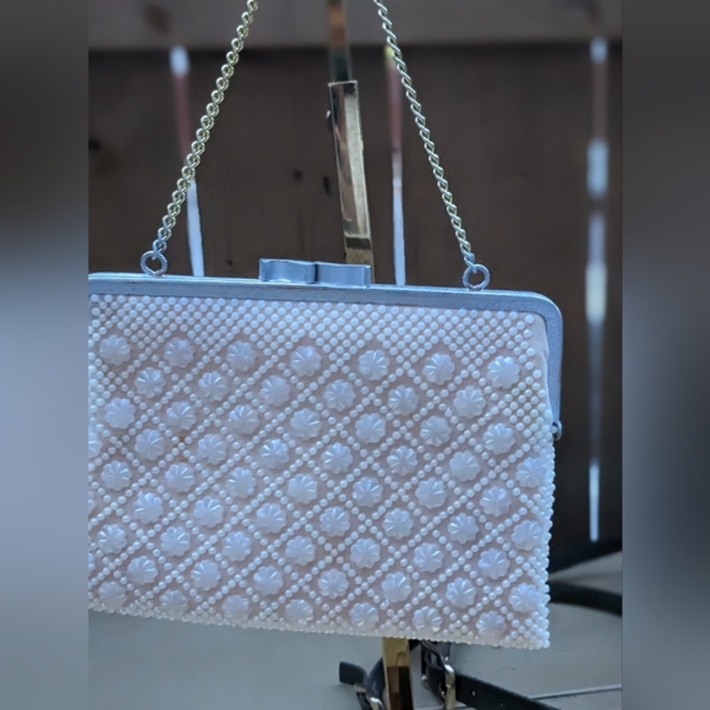 Vintage Chic Pearl Beaded Clutch with Chain Strap